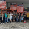 Trabalhadores protestam contra fechamento de agência do Itaú em Criciúma