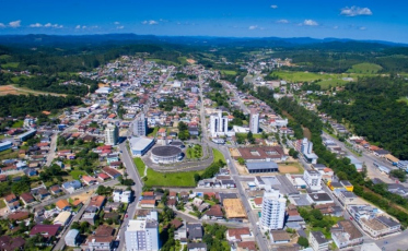 Quedas frequentes de energia levam município do Sul de SC a cobrar soluções da Celesc