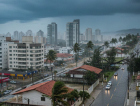Chuva em Santa Catarina muda o tempo e traz fim de semana de alerta