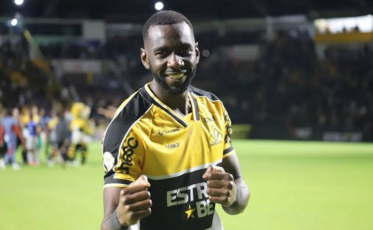 Ex-Criciúma, Bolasie é o novo reforço da Chapecoense 