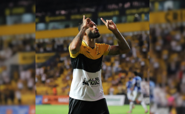 Tigre ruge no clássico e vence o Avaí pelo Catarinense