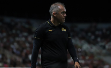 'Não deixa de ser um bom resultado', avalia Eduardo Baptista após empate