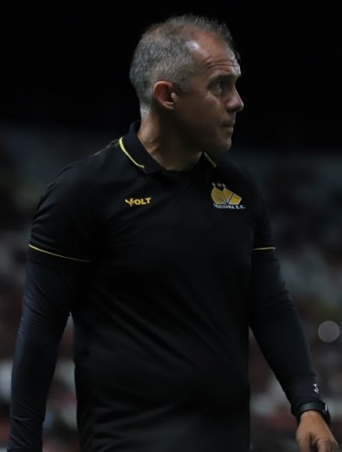 'Não deixa de ser um bom resultado', avalia Eduardo Baptista após empate