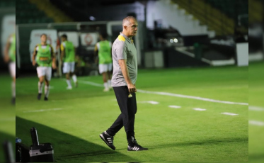 Eduardo Baptista convoca a torcida para jogo decisivo contra o Brusque