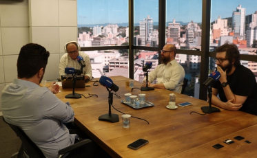 Mesa redonda analisa os principais fatos que movimentam o cenário político