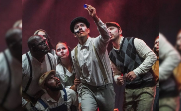 Quer fazer aulas de teatro? Escola abre bolsas gratuitas para curso profissionalizante