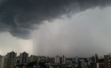Temporais colocam Santa Catarina em alerta até quinta-feira 