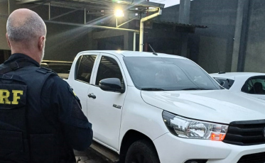 Ladrões armados são presos após roubo de picape e perseguição em SC