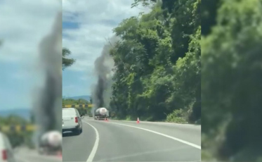 Veículo em chamas interdita BR-101, com liberação parcial no sentido Sul