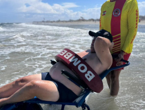 Após AVC, idoso viaja 800 km para voltar ao mar em SC