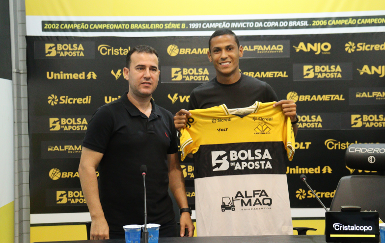 Bruno Alves é apresentado pelo Criciúma e fala sobre 'concorrência': 'Quanto mais opções, melhor'