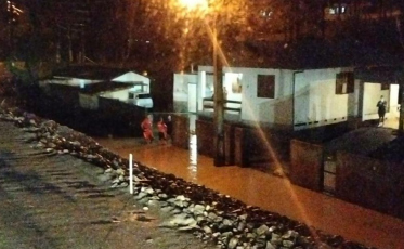 Moradores reclamam de alagamentos em Cocal do Sul e associam problema à obra da SC-108