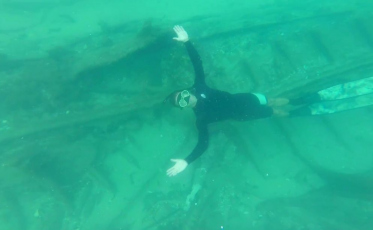 Praia de SC esconde destroços de navio naufragado há cerca de 100 anos