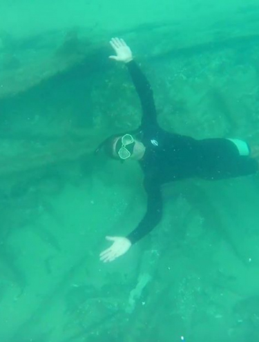 Praia de SC esconde destroços de navio naufragado há cerca de 100 anos