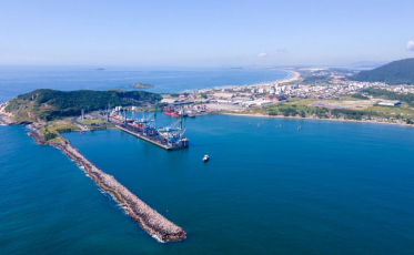 62 mil toneladas: Brasil faz exportação inédita para a China pelo Porto de Imbituba
