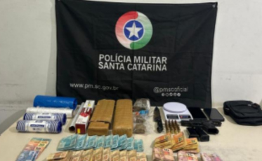 Quatro homens são presos com mais de R$ 22 mil em Balneário Gaivota