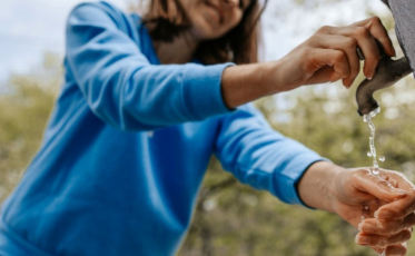 Bolso apertado? 7 dicas simples para reduzir a conta de água já