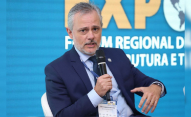 Beto Martins confirma saída do governo e não disputará eleições em 2026