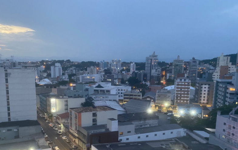 Sexta de sol e 31°C antecede virada no tempo