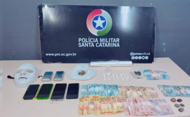 Tráfico pela janela: casa vira ponto de drogas em Içara