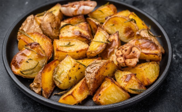 O segredo da batata rústica de restaurante; veja o passo a passo
