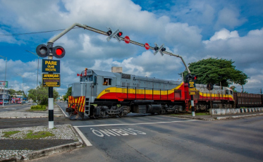 Trilhos no Pinheirinho: prefeitura quer elevar linha férrea; FTC aposta em rotunda de locomotiva