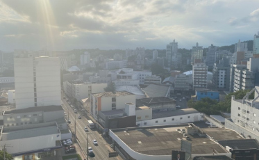 Calorão de 34°C vira gatilho para chuva em Criciúma