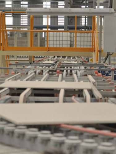 Alto custo do gás sufoca setor cerâmico e acende alerta em SC