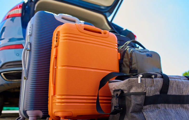 Turistas seguram gastos no verão e impactam comércio em SC