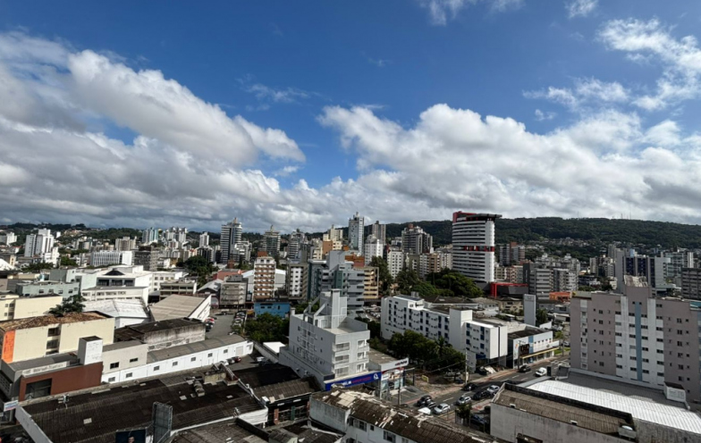 Abril começa com tempo estável e temperaturas amenas em SC