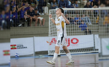 Anjo Tintas/FME Criciúma Futsal estreia com vitória e gesto pela inclusão