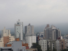 Segunda-feira pós-Páscoa com chuva fraca e temperaturas amenas em SC