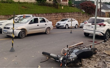 Motociclista fica ferido após acidente no Centro de Urussanga