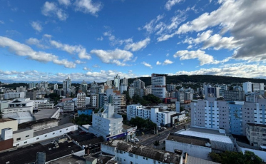Quarta-feira tem sol entre nuvens e ventos no Sul catarinense