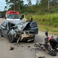 Mulher morre após colisão entre carro e moto em Lauro Müller