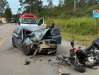 Mulher morre após colisão entre carro e moto em Lauro Müller