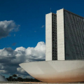Entenda como lei que pode atingir Bolsonaro abre brecha para reduzir penas do 8 de janeiro