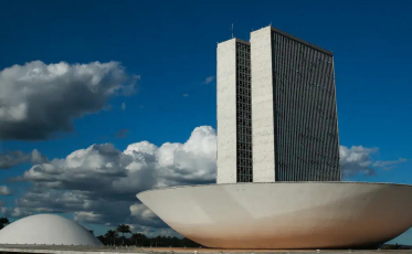 Entenda como lei que pode atingir Bolsonaro abre brecha para reduzir penas do 8 de janeiro