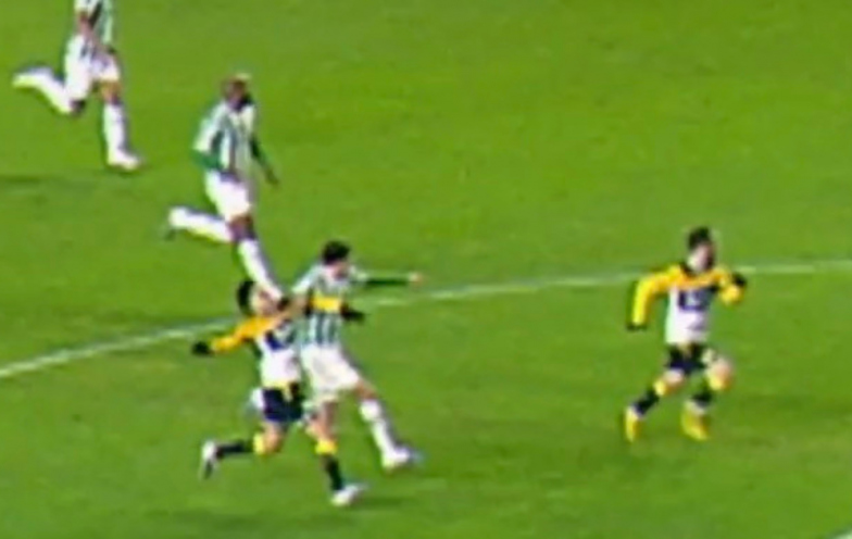 CBF divulga áudio do VAR em lance polêmico contra o Criciúma