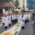 Procissão de Corpus Christi reúne multidão de fiéis em Criciúma