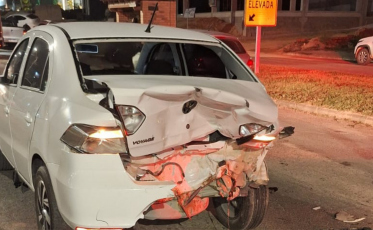 Engavetamento entre três carros deixa duas pessoas feridas na SC-370