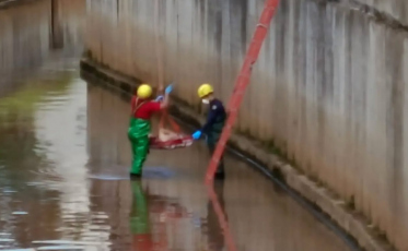 Homem é encontrado morto em canal auxiliar do Rio Criciúma
