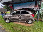 Idosa de 67 anos fica presa em carro após colisão em Criciúma