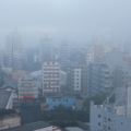 Quinta começa com neblina intensa, mas previsão indica sol, calor e tempo firme em Criciúma