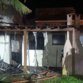 Incêndio em pousada deixa homem morto e provoca colapso de telhado em Garopaba