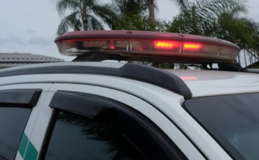 Homem fica em estado grave após sofrer choque elétrico durante tentativa de furto de fios em Criciúma