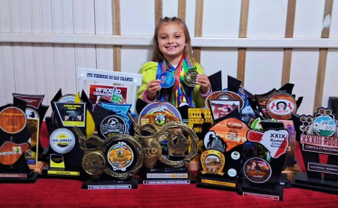 Multicampeã, laçadora mirim é homenageada em Forquilhinha