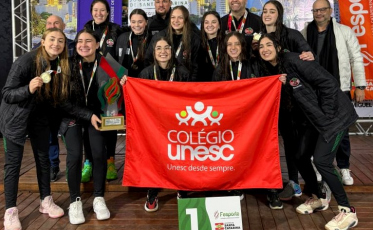 Vôlei feminino do Colégio Unesc conquista o bicampeonato do Jesc