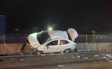 [Vídeo] Capotamento deixa um ferido na BR-101, em Sangão