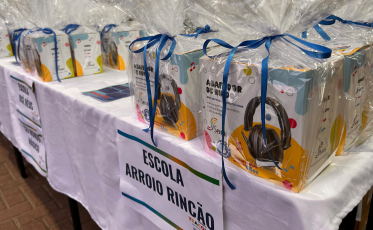 Rincão distribui abafadores de ruídos para alunos com Transtorno do Espectro Autista 